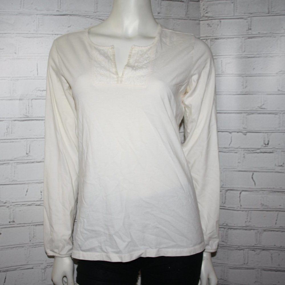 🤍🕊️ Classic Elements White Lace-Trim Blouse · Size M · Long Sleeve